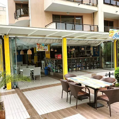 דירה Sunny Victoria Penthouse