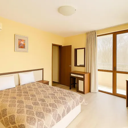 Sunny Victoria Penthouse Апартаменты *